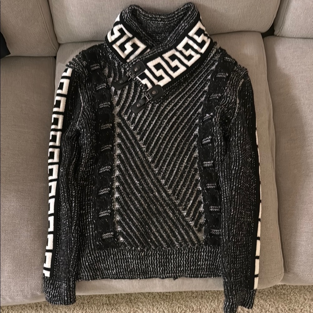Black and White Turtleneck Sweater with Geometric Pattern and Textured Knit